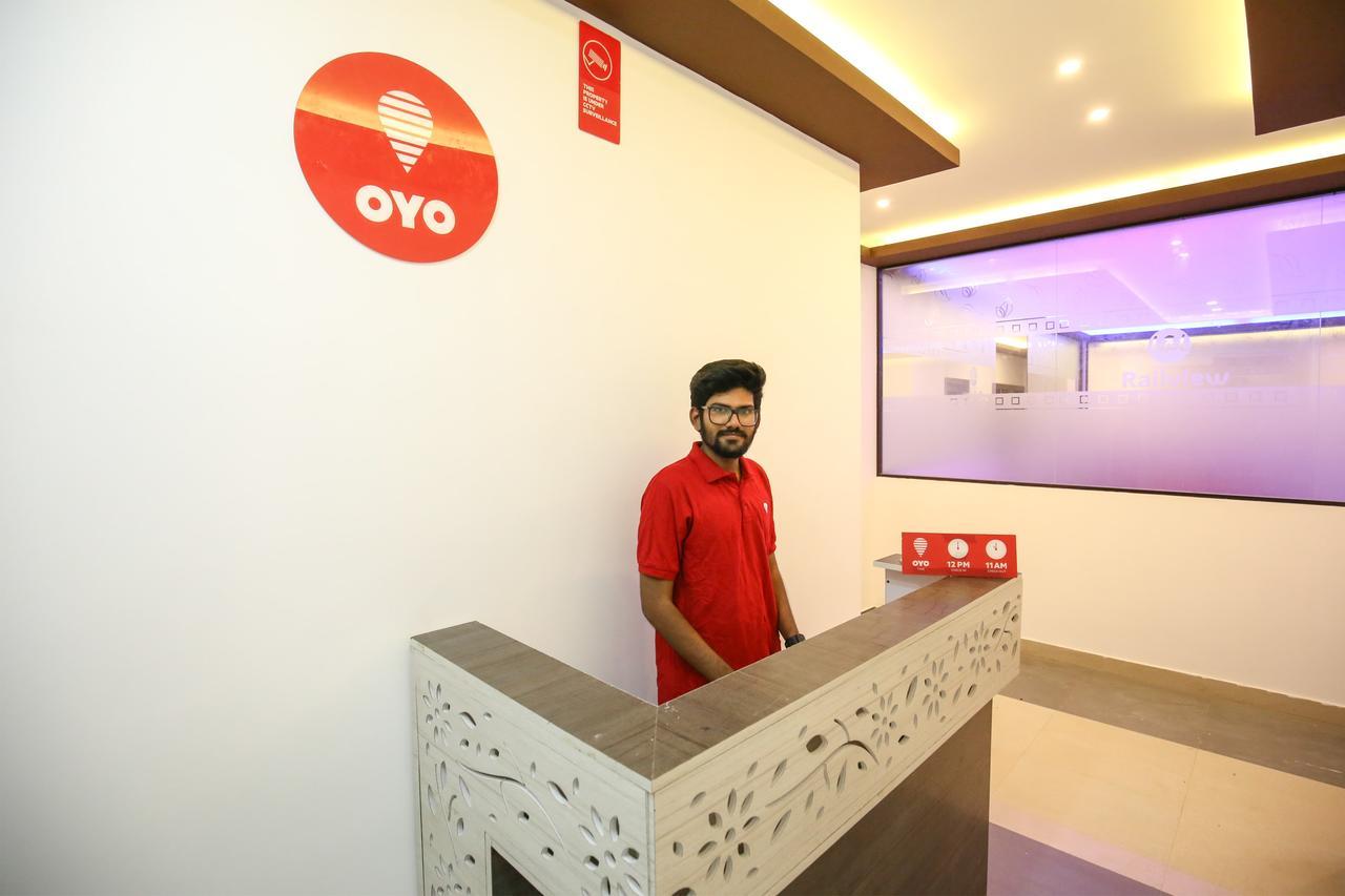Oyo 10152 Rail View Residency Hotell Alappuzha Exteriör bild